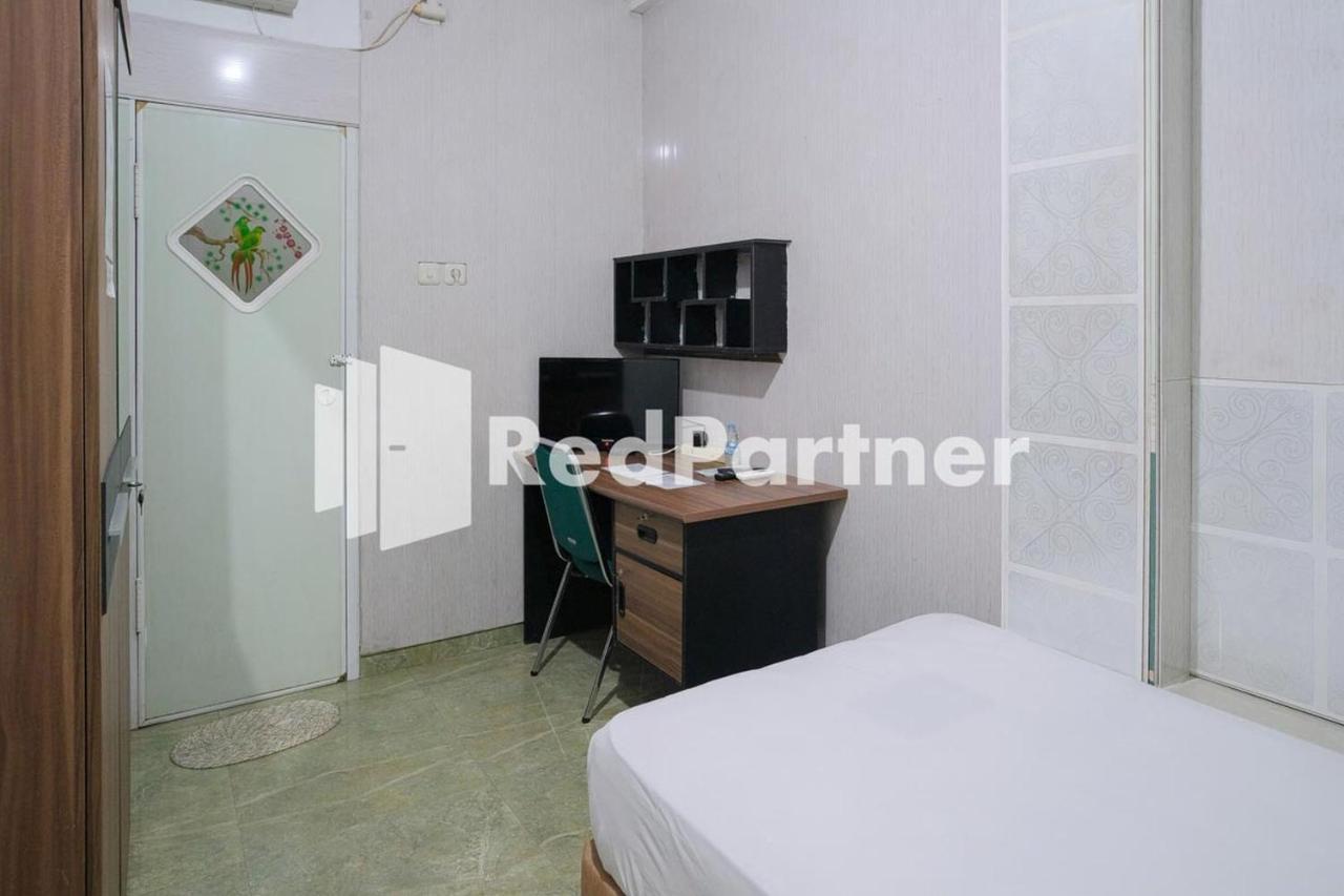 Pondok Hijau Syariah Mitra Reddoorz At Citraland Surabaya Exterior photo