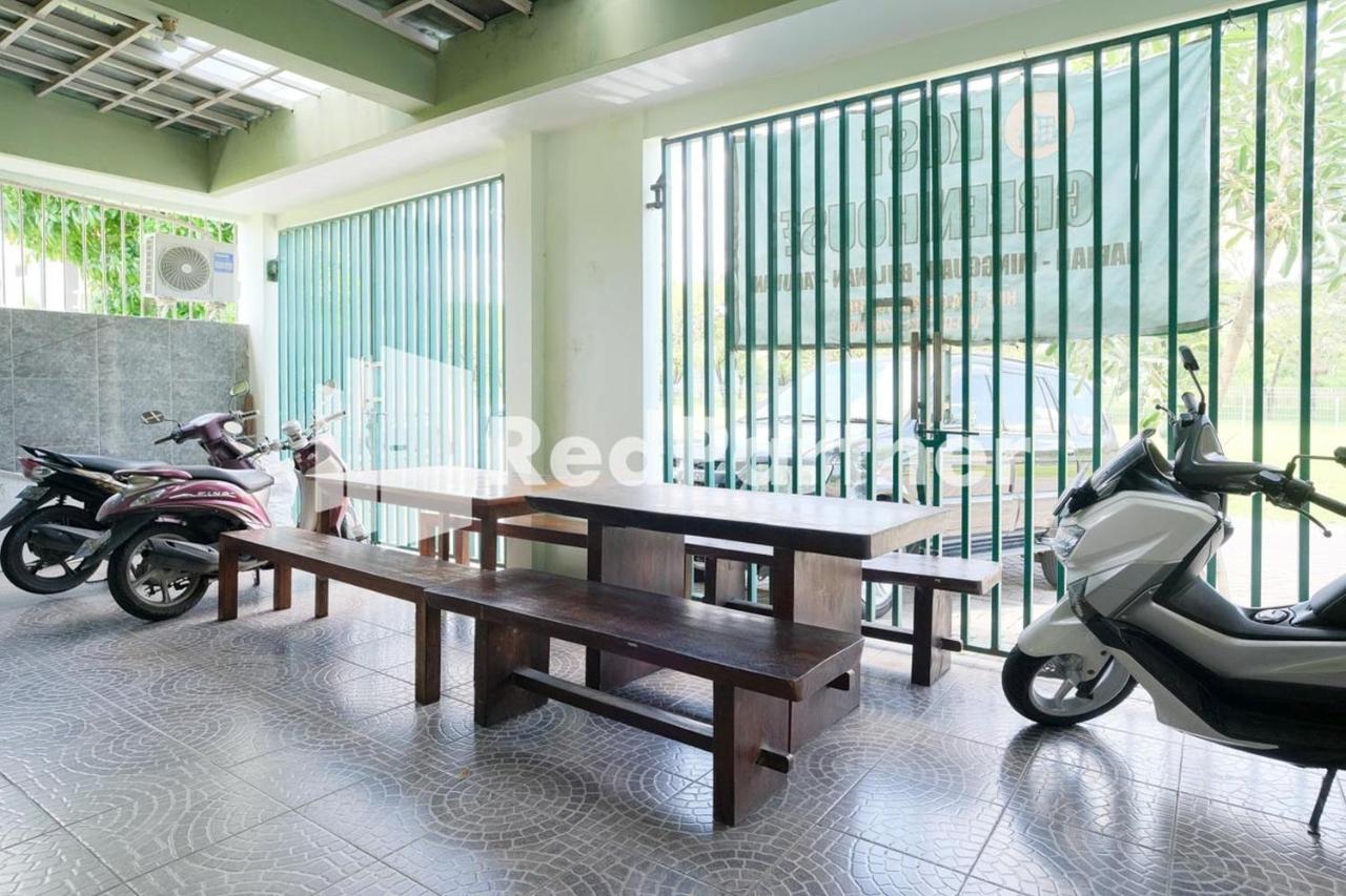 Pondok Hijau Syariah Mitra Reddoorz At Citraland Surabaya Exterior photo