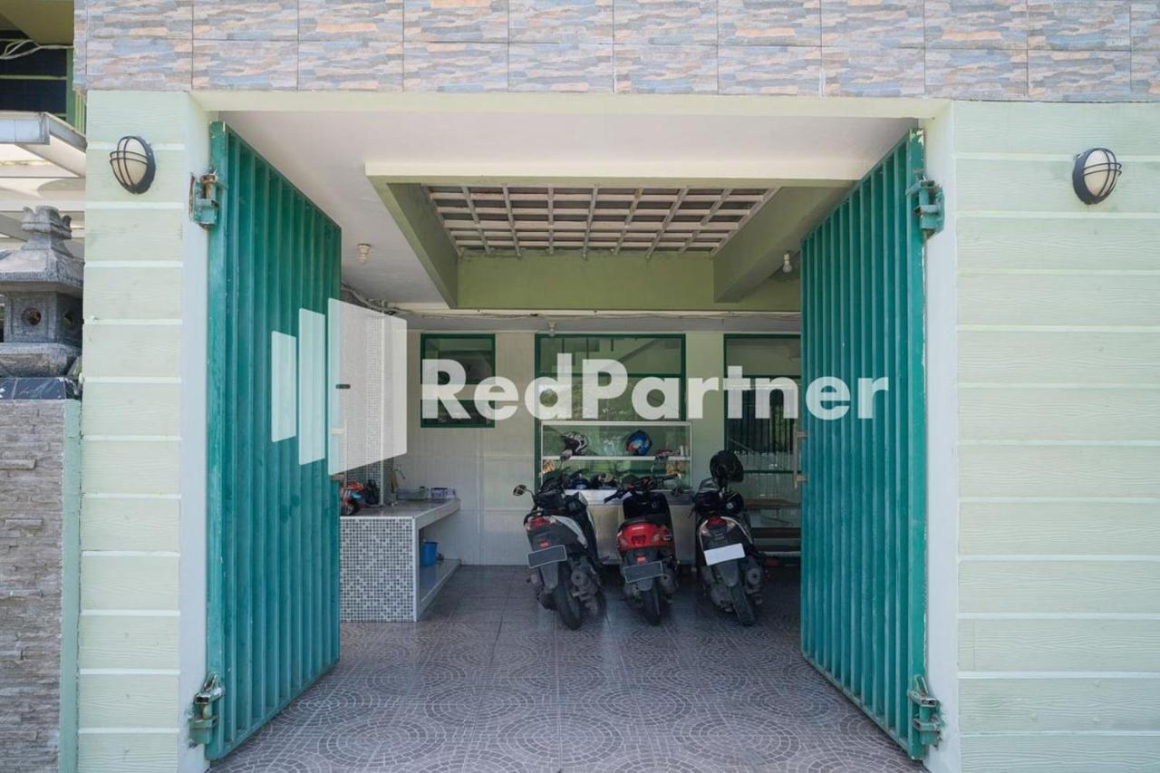 Pondok Hijau Syariah Mitra Reddoorz At Citraland Surabaya Exterior photo