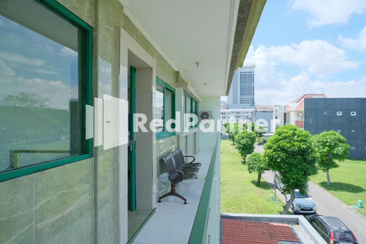 Pondok Hijau Syariah Mitra Reddoorz At Citraland Surabaya Exterior photo