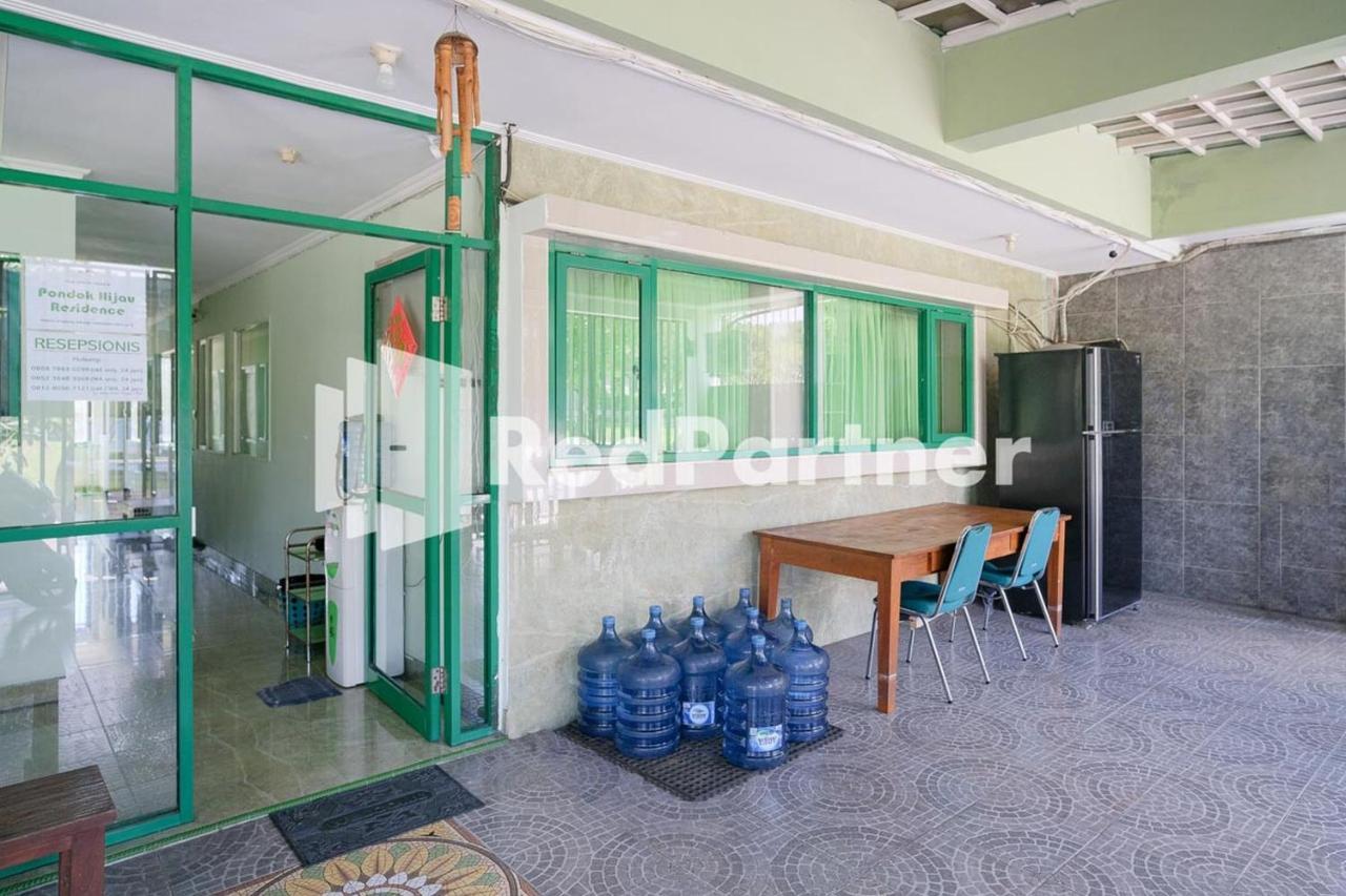 Pondok Hijau Syariah Mitra Reddoorz At Citraland Surabaya Exterior photo