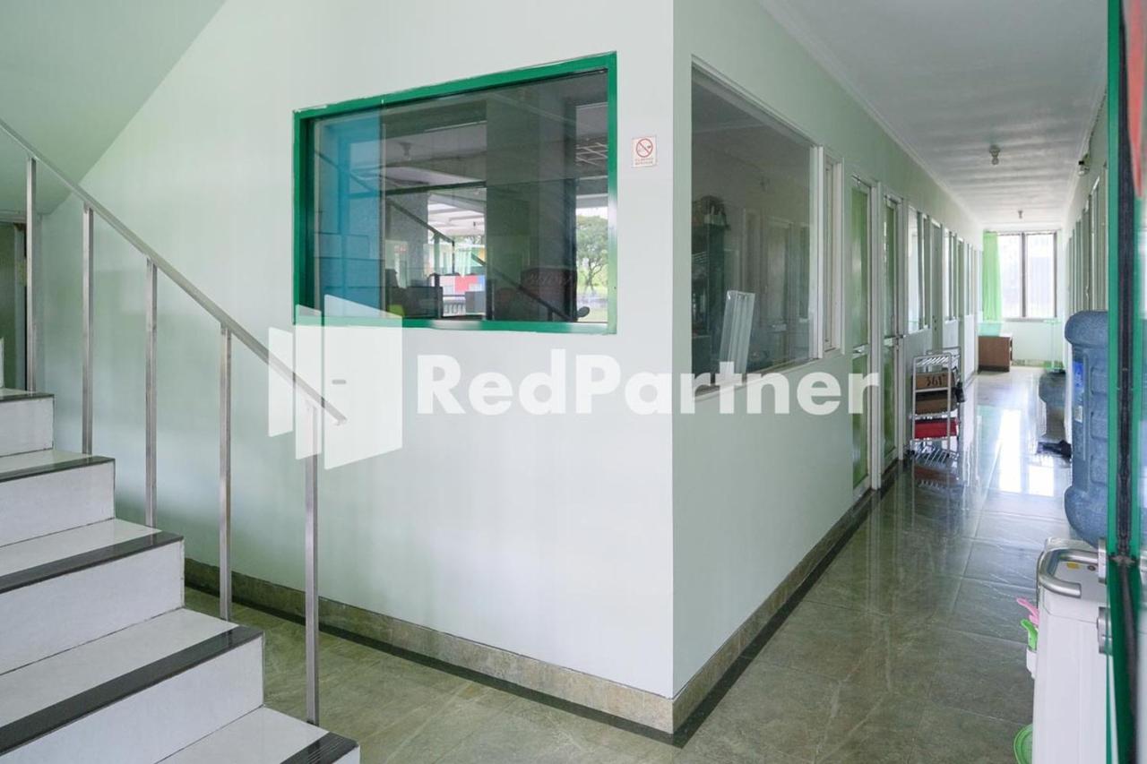 Pondok Hijau Syariah Mitra Reddoorz At Citraland Surabaya Exterior photo